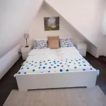 Old Town, 3 Bdr Penthouse, 100 M2 With Terrace Daire Vilnius