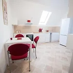 Old Town, 3 Bdr Penthouse, 100 M2 With Terrace Daire
