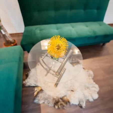 Butas Old Town, 3 Bdr Penthouse, 100 M2 With Terrace